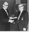 Überreichung der Bundesverdienstmedaille für Nikolaus Saam 1980